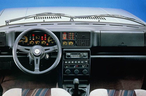 Interior do Delta HF 4WD (Lancia Press)