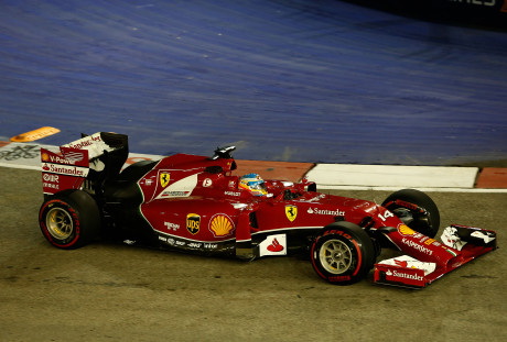 Fernando Alonso: mais uma vez fez milagres com uma Ferrari abaixo da concorrência (Foto Ferrari Media)