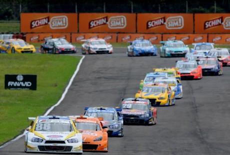 Felipe Fraga largou na frente nas mudanças de equipe para 2015 (Foto Duda Bairrros)