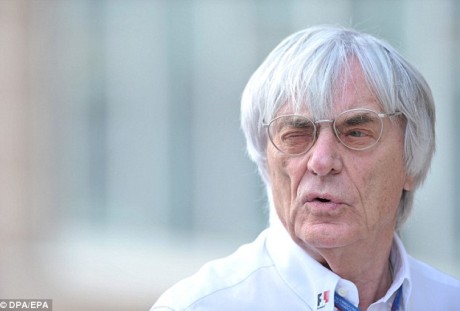 Bernie Ecclestone: preparando terreno para equipes de três carros?