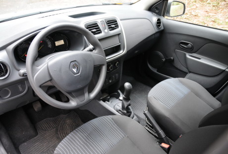 Renault Sandero Autentique 03