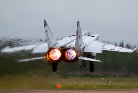 wikimedia Mikoyan-Gurevich_MiG-25RB,_Russia_-_Air_Force_AN2158681