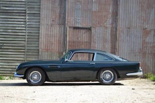 Foto Legenda 04 coluna 4714 - -Aston-Martin-DB51