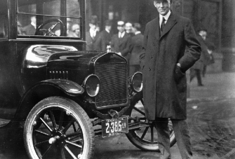  Henry Ford e seu Modelo T (foto: autolife.umd.umich.edu)