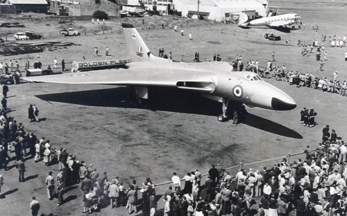 Um Vulcan B.2, versão que marcou grande evolução na segurança. Note o bordo de ataque com linha "quebrada" 