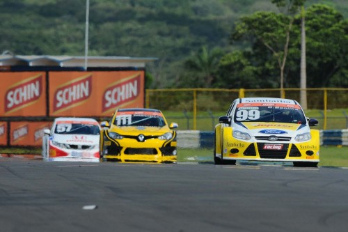 Cesar Bonilha (Ford Focus) venceu a primeira etapa do Brasileiro de Marcas (Foto Fernanda Feixosa)