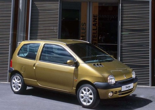 Renault-Twingo_2002_1024x768_wallpaper_04