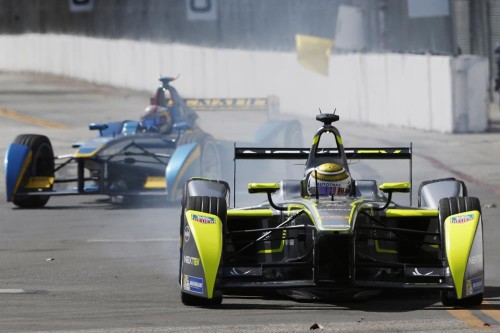 Nelsinho Piquet seguiu os passos do pai em Long Beach (Foto www-fiaformulae-com)