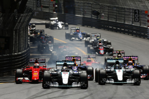 Na largada os três protagonistas já se destacaram (foto Mercedes Benz)