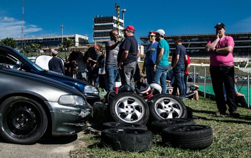 Reaberto ao automobilismo após cinco meses, Interlagos teve domingo movimentado (foto Irineu Desgulado Jr)