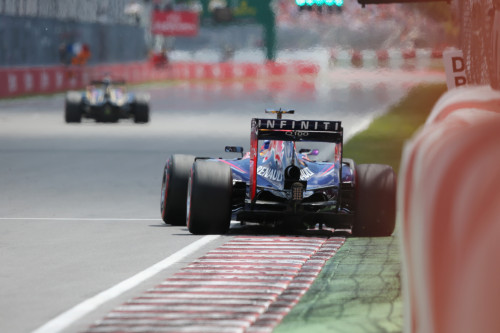 Ricciardo aconselha tomar cuidado com o muro dos campões (foto Red Bull/Mathias Kniepeiss/Getty Images)