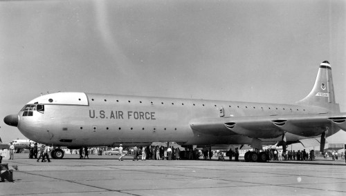 O cargueiro XC-99, por muitos anos, recordista de peso de decolagem (i imgur.com)