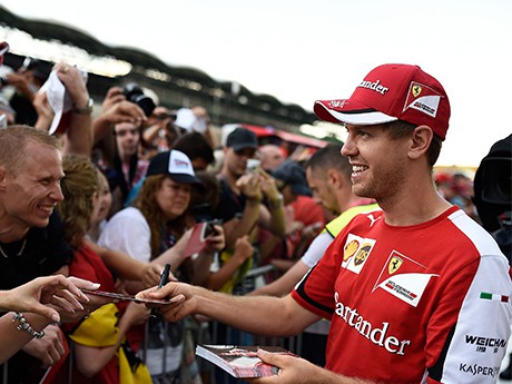Sebastian Vettel ofereceu sua segunda vitória do ano a Jules Bianchi (foto Ferrari)