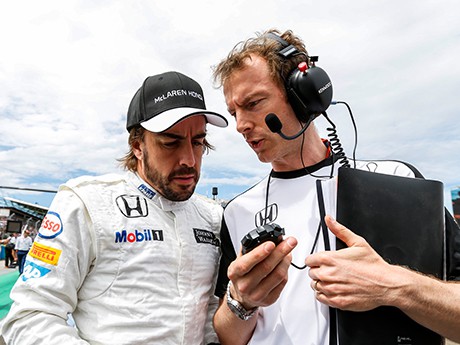 Alonso: F-1 muito controlada o faz olhar para outras categorias (foto McLaren Media Centre)