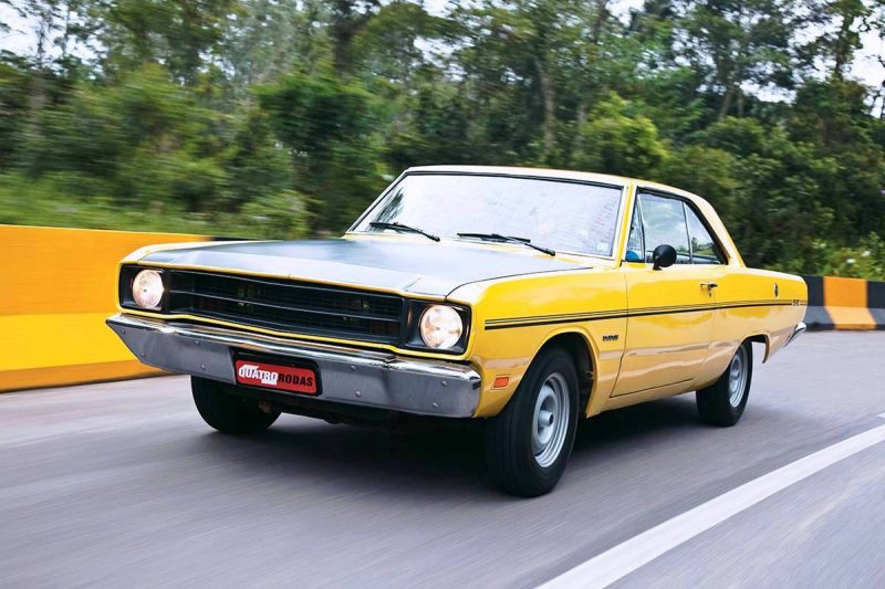 Dodge Dart em avaliação pela Revista Quatro Rodas