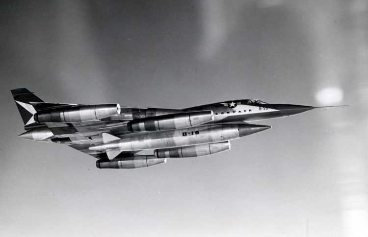 Convair_XB-58_Hustler_in_flight_061101-F-1234P-007