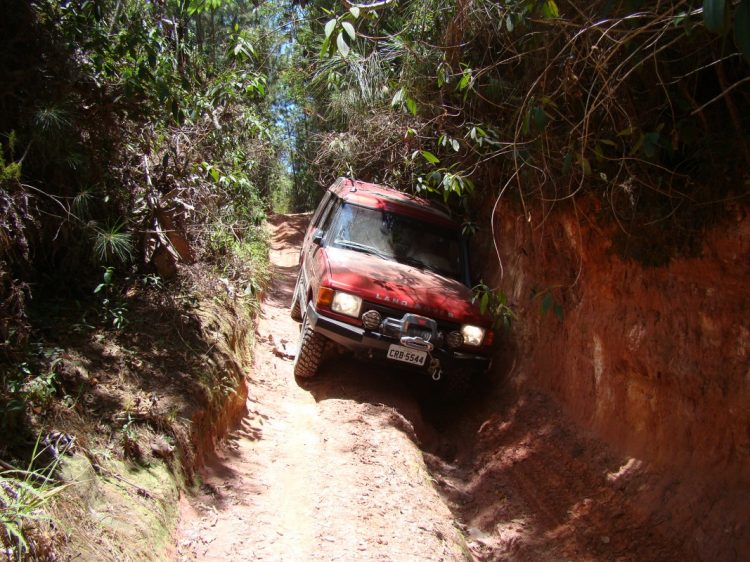 Em certas situações mais extremas qualquer descuido pode, sim, trazer algum dano ao veículo. Foto: autor na Serra do Japi, na região de Jundiaí (SP)