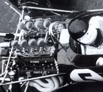 Lotus 49. Olhe a marca Ford no cabeçote do Cosworth DFV