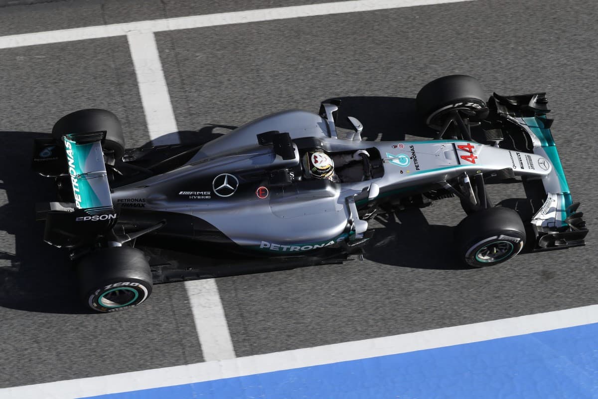 Bi-campeão Lewis Hamilton ficou apenas com o nono tempo (foto Mercedes)