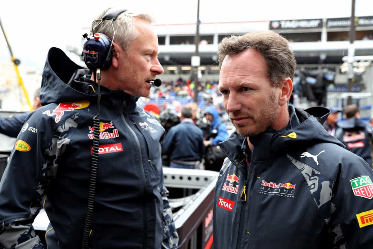 Horner dá desculpa folgada e culpa falta de espaço para justificar péssimo pit stop (foto Red Bull/Getty Images)