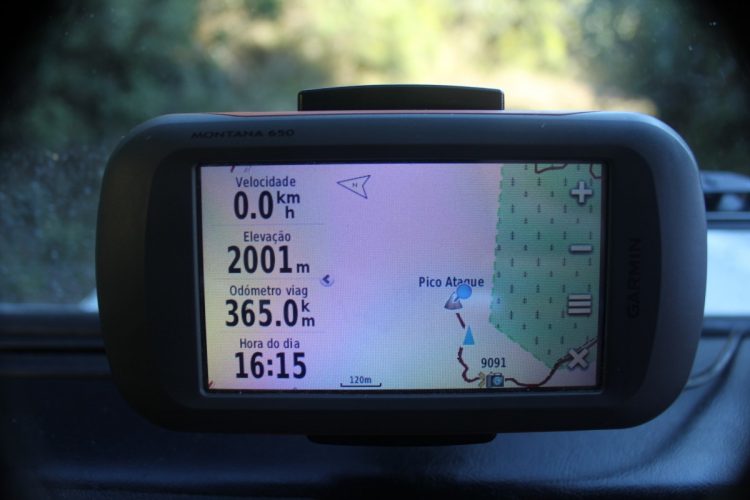 Um bom GPS com bons mapas (a parte mais importante) pode ajudá-lo na navegação pelas trilhas e lugares inóspitos ou desconhecidos
