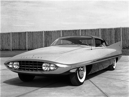 1957_Ghia_Chrysler_Dart_Concept_02