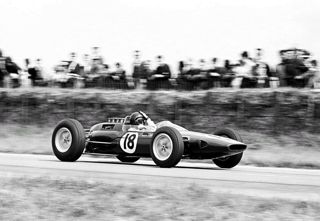 Jim Clark venceu o GP da França em 1963 desligando o motor do seu carro ao final das retas (Foto servimg.com)