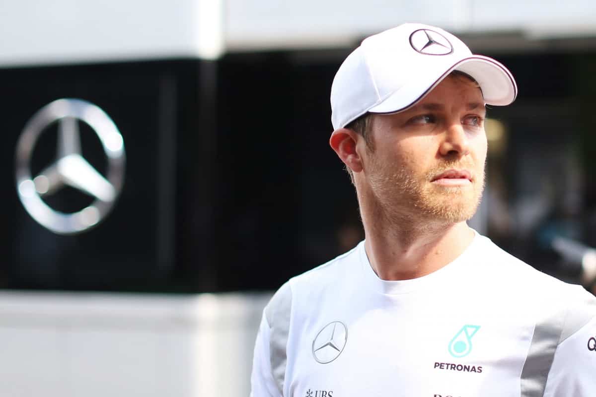Nico Rosberg tentou uma manobra bizarro e teve um prejuízo concreto (Foto Mercedes) 