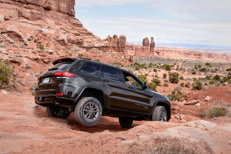 Grand Cherokee "75th anniversary" nas trilhas de Moab, durante o Test-Drive. Foto: Divulgação