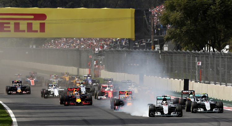 Largada do GP do México foi marcada por freada arrojada do vencedor Lewis Hamilton (Foto Red Bull)