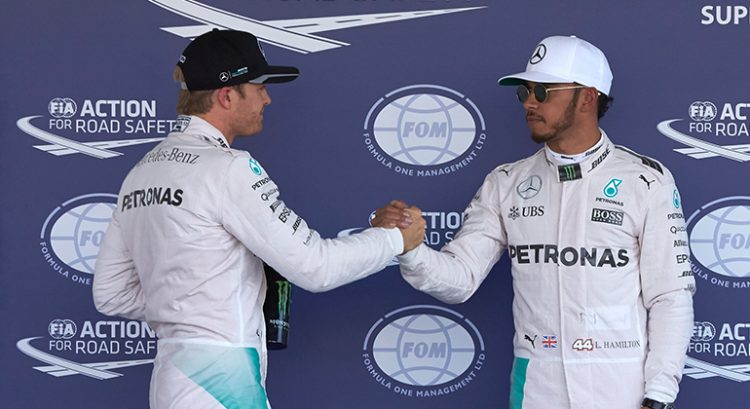 Nico e Lewis fizeram as pazes no final da temporada (Foto Mercedes)