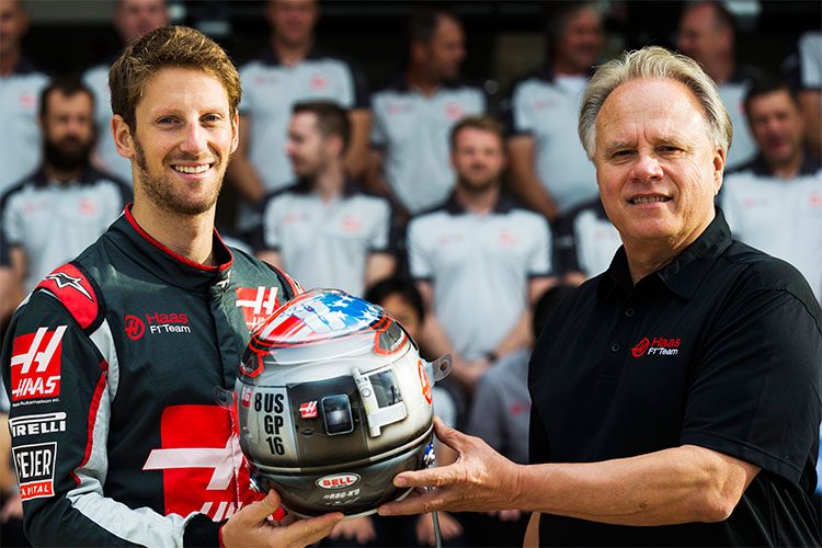 Gene Haas (D) prefere pilotos experientes como Grosjain, que completou 100 GPs em Austin (Foto HaasF1)