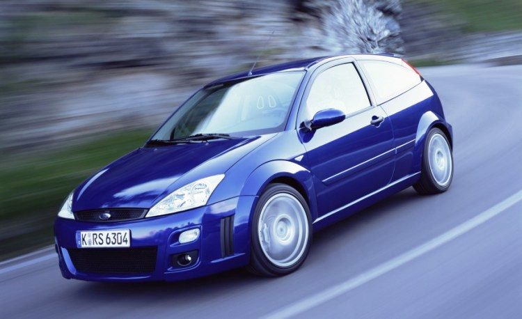ford-focus-rs-20021-876x535