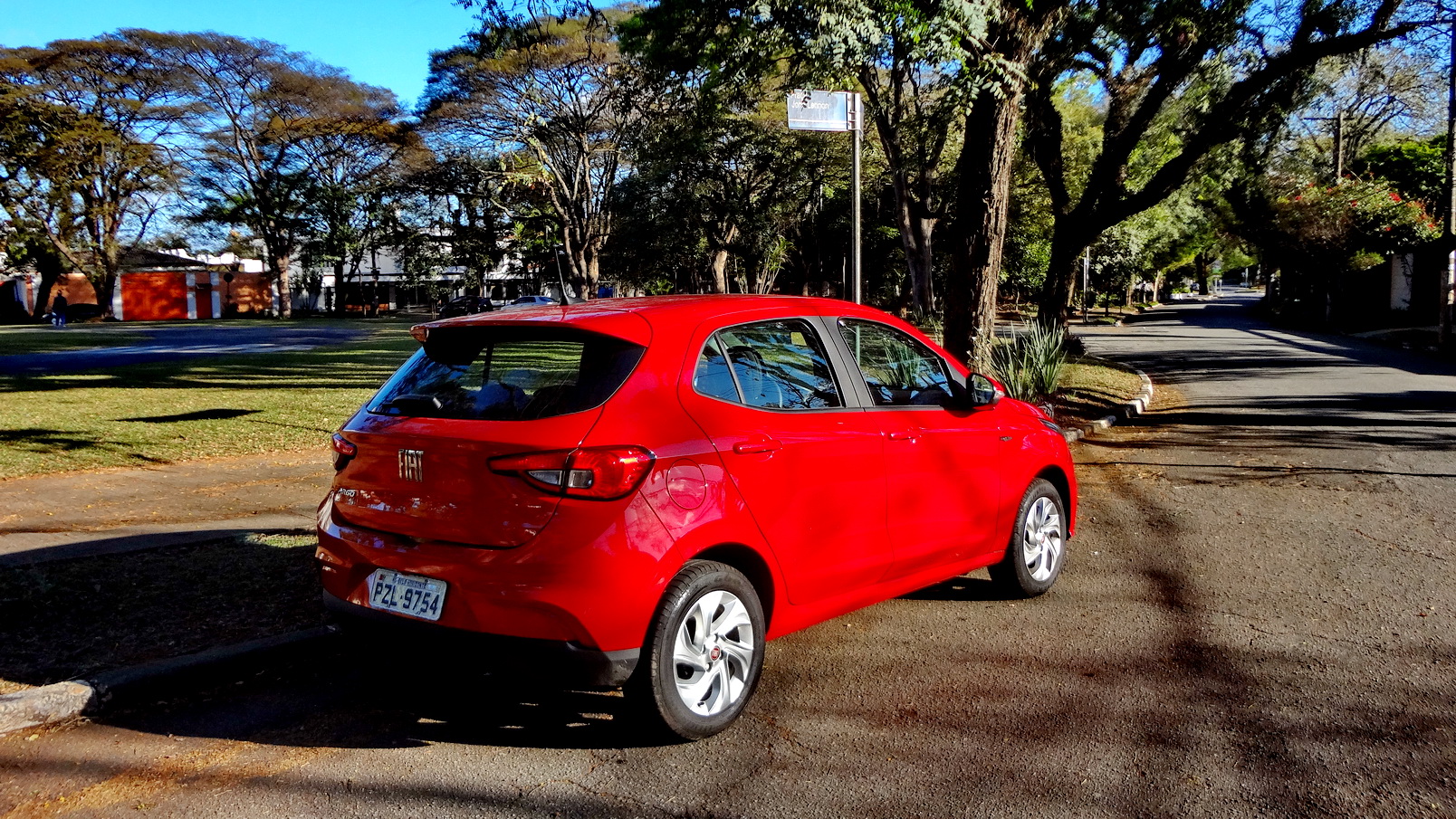 File:Fiat Novo Uno 1.4 Carro Vermelho.jpg - Wikimedia Commons