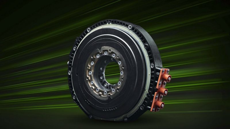 O compacto motor elétrico fica entre o V-6 e o transeixo